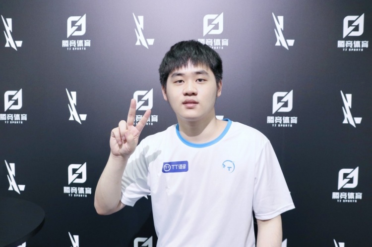 年轻社交新 年轻社交新